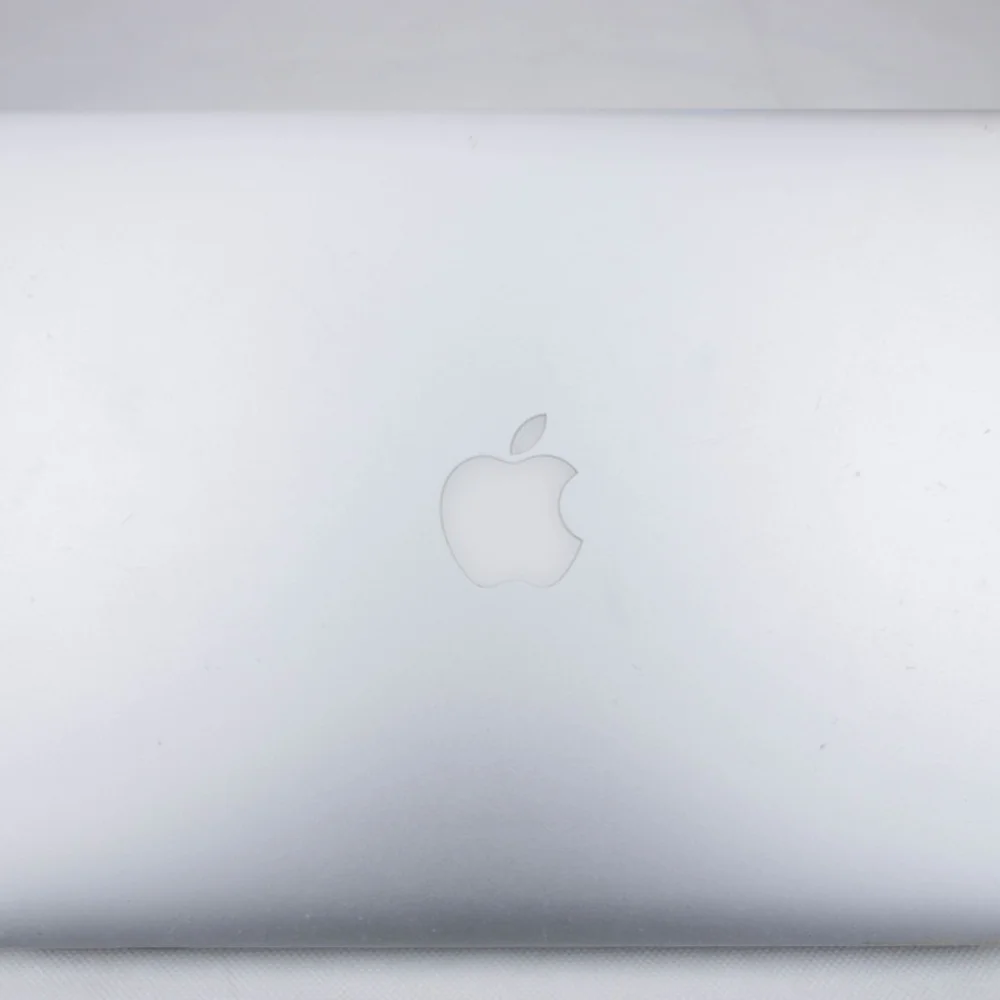 Apple MacBook - Silver